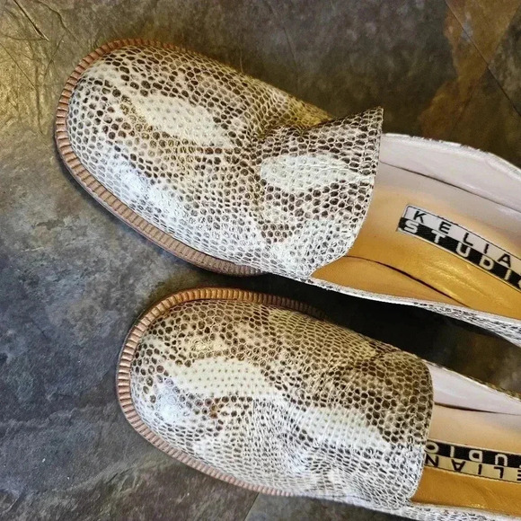 Snake Embossed Block Heel Pumps (sz 9.5) 100% Leather - Picture 6 of 9